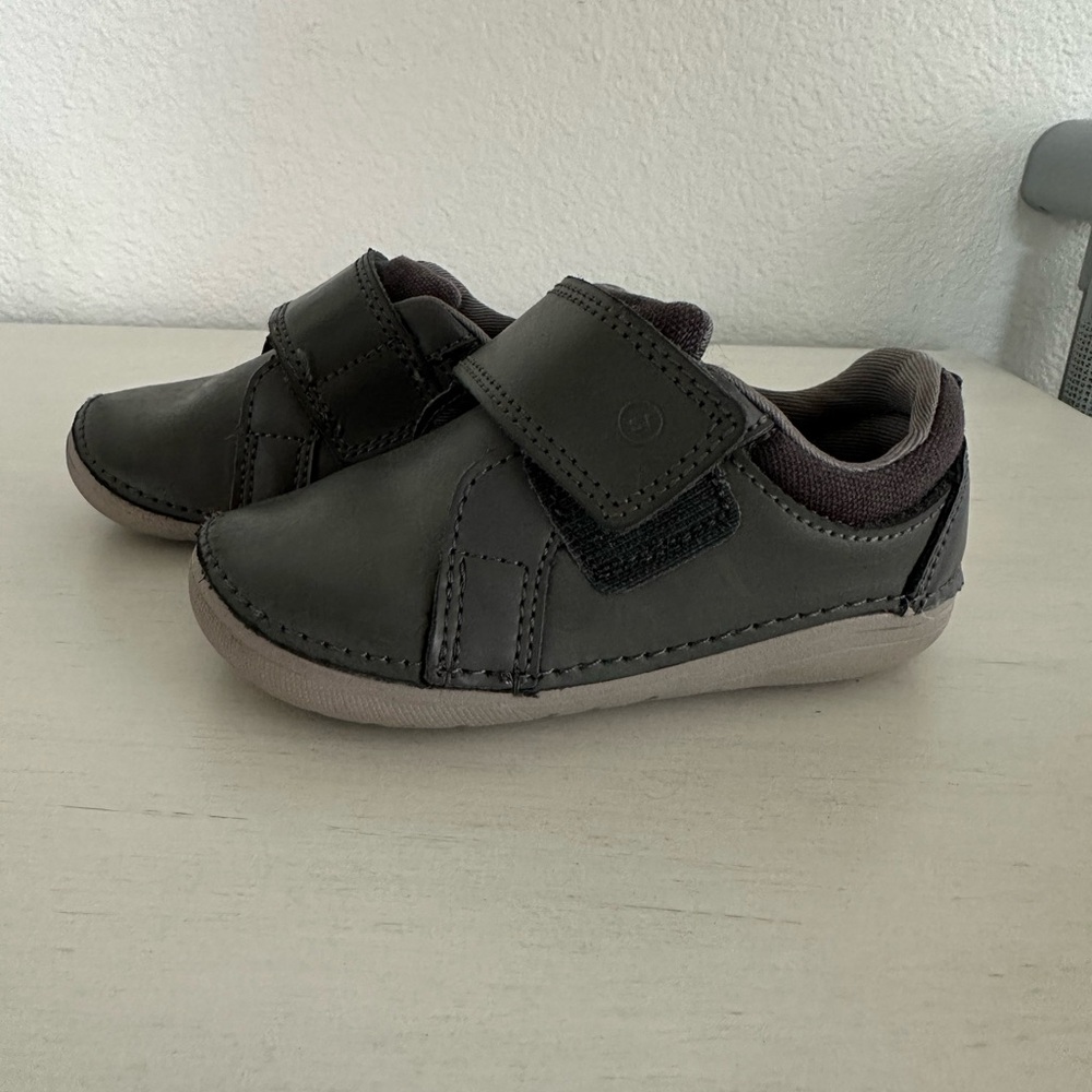 Stride Rite Grey Leather Shoes